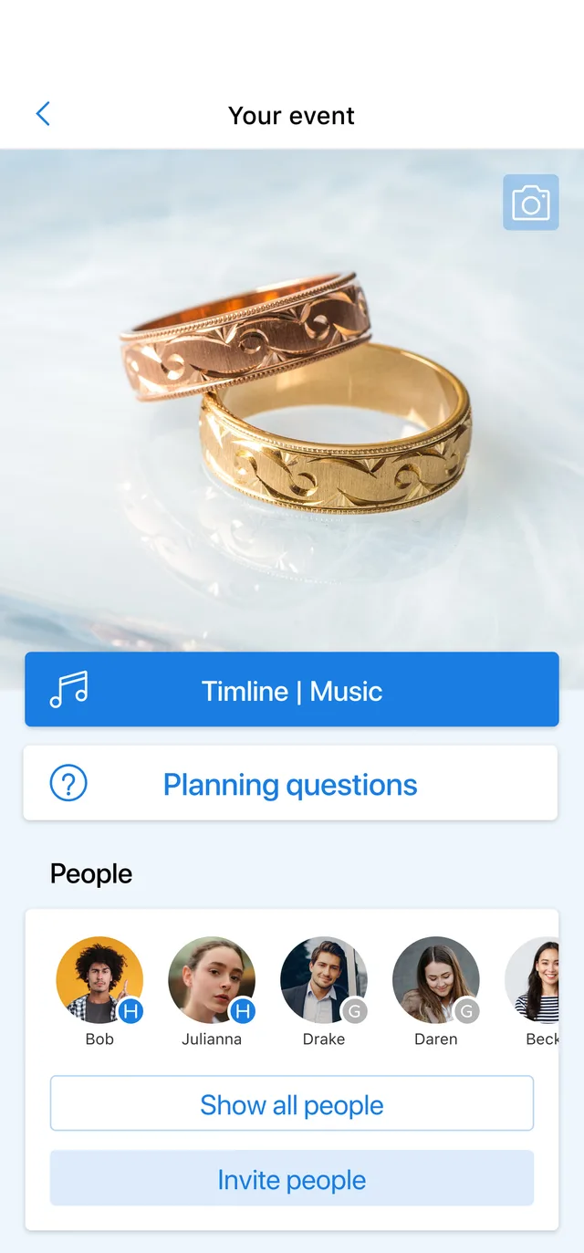 The app home screen showing the event cover photo, buttons for timeline and planning questions, and the invited people
